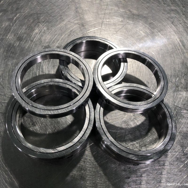 交叉滚子轴承和ray雷竞技入口的区别有哪些?详解两者优势